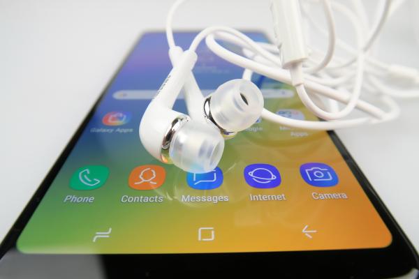 Samsung Galaxy A9 (2018): Acustică bună chiar și fără difuzoare stereo, volum puternic, multiple opțiuni și reglaje