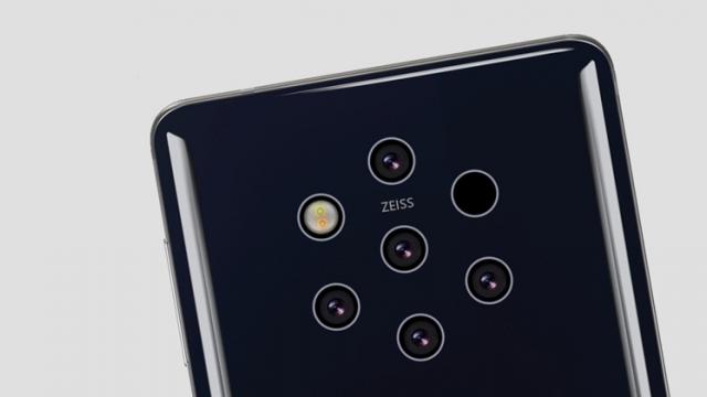 <b>Nokia 9 Pureview ar putea debuta pe finalul lunii ianuarie 2019 (zvon)</b>La o zi distanță de la apariția unor noi huse pentru Nokia 9 Pureview, iată că avem și vești despre posibila perioadă de lansare a acestui cameraphone interesante. Potrivit celor de la @Nokia_anew care citează o serie de surse de încredere