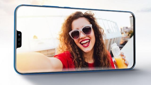 <b>(P) Huawei Honor 8X, phablet-ul cu diagonală de 6.5 inch disponibil pentru doar 250 dolari pe eBay</b>Un telefon foarte interesant adus pe piață de către Huawei în ultimele luni este și Honor 8X, un phablet uriaș cu diagonală de 6.5 inch care se adresează celor cu buget limitat care vor să aibă parte de un device numai bun pentru funcții multimedia
