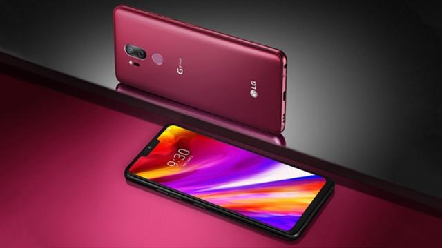 <b>LG G8 ar putea fi primul smartphone ce renunță la difuzorul audio convențional în favoarea tehnologiei Sound on Display</b>O veste aflată aproape de finalul anului trecut a fost și aceea că Samsung ar putea prezenta un ecran deosebit în cadrul târgului de tehnologie CES 2019 din Las Vegas și anume unul de tip OLED cu tehnologie Sound on Display. Aceasta permite