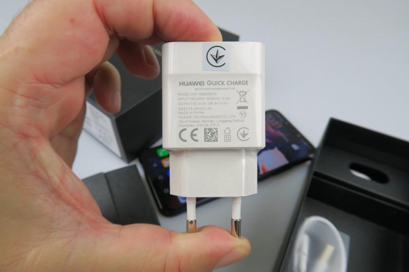 Huawei Mate 20 Lite - Accesorii: Huawei-Mate-20-Lite_003.JPG