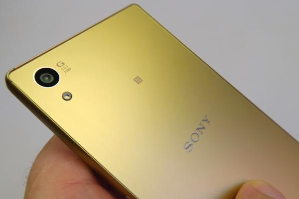 Sony Xperia Z5, cameră bună la orice în afară de prim planuri şi captură low light