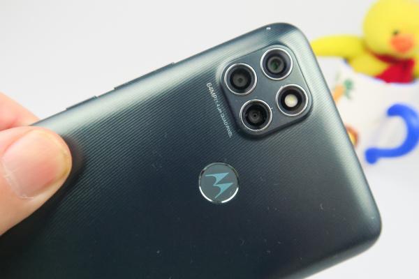 Motorola Moto G9 Power: Camera pierde unele funcţii de la Moto G8 Power, câştigul real e senzorul principal