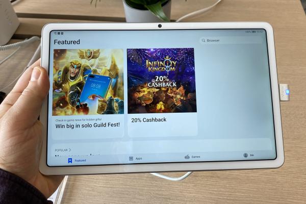 Huawei MatePad 10.4 (2021) Hands-on: Noua tabletă Huawei are CPU cu pedigree, difuzoare quad, WiFi 6 (Video)