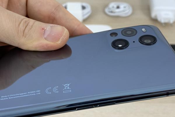 Oppo Find X3 Pro Unboxing şi impresii: microscopul strânge norodul, sticlă din spate arată spectaculos (Video)