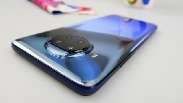 <b>Turul Magazinelor #880: Boxă Harman Kardon la preţ bun, Xiaomi Mi 10T Lite şi monitor Alienware la sume atractive</b>Se termină şi lună martie şi primăvara şi-a intrat în drepturi. În vreme ce căutaţi păcăleli pentru 1 aprilie sau începeţi să aruncaţi haine şi aparate vechi la curăţenia de primăvară, puteţi începe să căutaţi noi telefoane, tablete sau boxe. Nu de alta