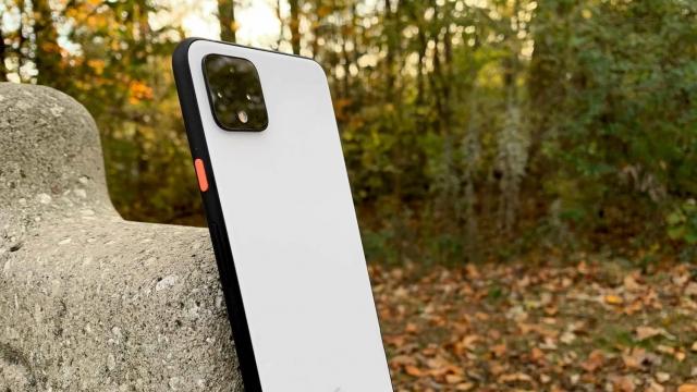 <b>Google ar dezvolta un procesor custom in-house pentru noua serie Pixel 6, după modelul Apple; Renunță gigantul la CPU-urile Snapdragon?</b>Mai sunt câteva luni bune până ce Google va anunța succesorul lui Pixel 5. Teoretic, ar urma să debuteze undeva în luna octombrie. Totuși, smartphone-uri gigantului sunt deja renumite pentru nenumăratele scăpări ce apar cu mult înainte de lansare