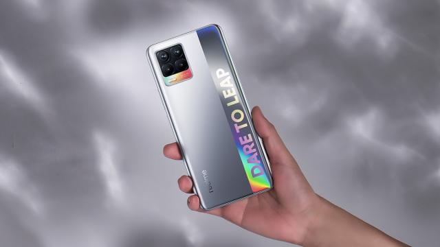 <b>Realme 8 primește o actualizare software importantă, axată pe optimizări ale camerei foto; Primim și Starry Mode</b>Printre smartphone-urile recent lansate pe piață se numără și Realme 8, terminal care astăzi primește un al doilea update software cu accent pe optimizări făcute la nivel de cameră foto. Pachetul software 