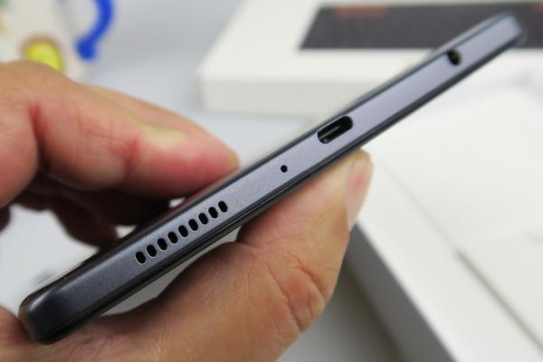 Samsung Galaxy Tab A7 Lite: Baterie pentru un weekend de filme, aproape o zi de muncă/şcoală