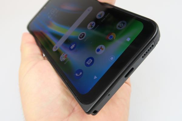 Motorola Defy 2021: Conectivitate de telefon midrange clasic, cu 4G LTE şi Wi-Fi dual band