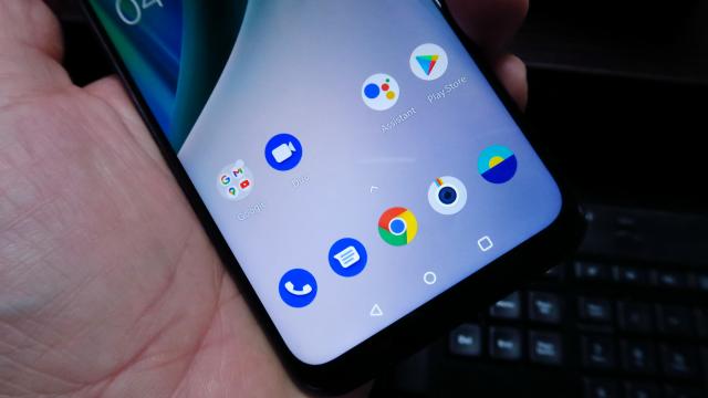 <b>OnePlus livrează prima și singura actualizare majoră de OS pe smartphone-ul Nord N10 5G</b>Multe telefoane de pe piață atrag la debut prin prețurile accesibile, dar uneori asta înseamnă că există și dezavantaje pe termen lung precum se întâmplă cu smartphone-ul OnePlus Nord N10 5G. Acest smartphone 5G 