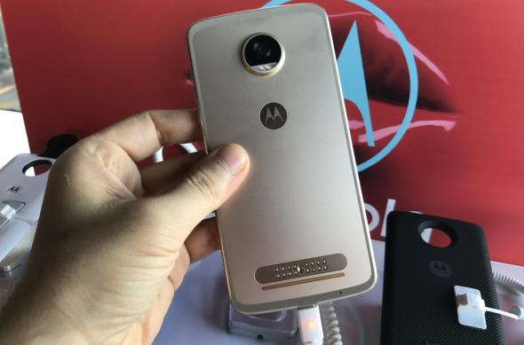 Motorola Moto Z2 Play - Fotografii Hands-On de la evenimente: Lansare-Motorola-Moto-Z2-Play-in-Romania_015.jpg