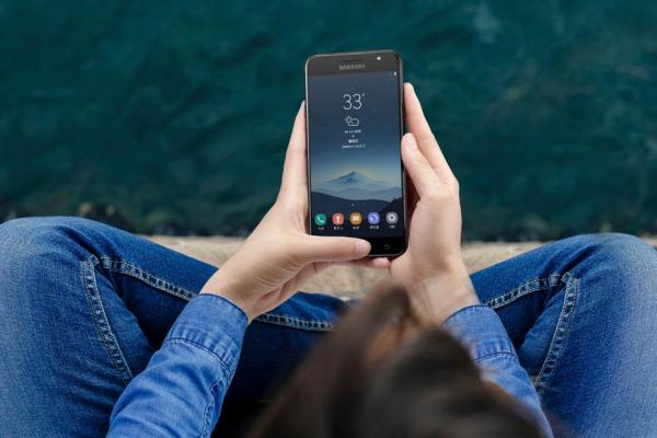 Samsung Galaxy C8 - Fotografii oficiale