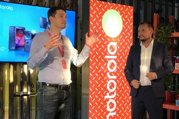 Cum a fost la lansarea Motorola Moto Z2 Play în România plus debutul noilor module Moto Mods
