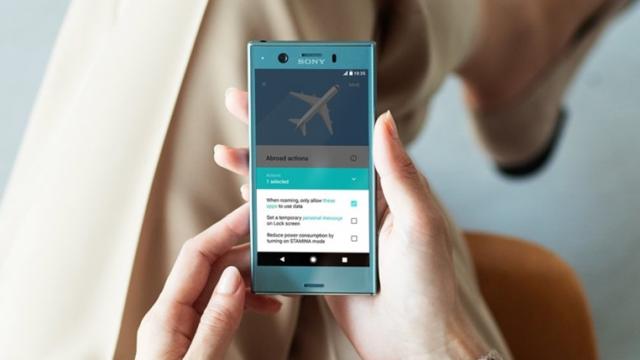 <b>Preț și disponibilitate Sony Xperia XZ1 Compact în România</b>Nu doar flagship-ul Xperia XZ1 debutează pe plan local, ci și smartphone-ul Xperia XZ1 Compact ce se poate dovedi a fi achiziția perfectă pentru cei care preferă terminalele mai mici de purtat în buzunar. Este un telefon pentru cei care nu consumă 