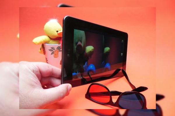 Review LG Optimus Pad - prima tabletă 3D nu iese În evidență și la capitole 2D (Video)