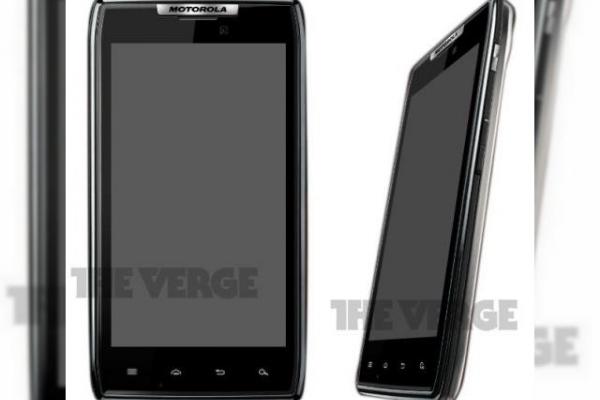 Motorola RAZR revine, transformat În Droid și dotat cu ecran qHD Super AMOLED!