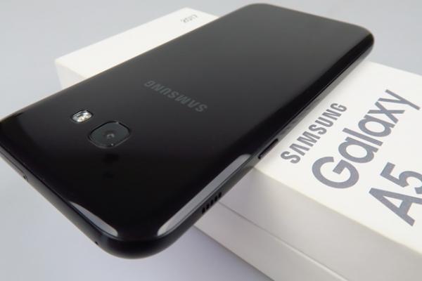 Samsung Galaxy A5 (2017) este actualizat la Android Oreo în aceste momente