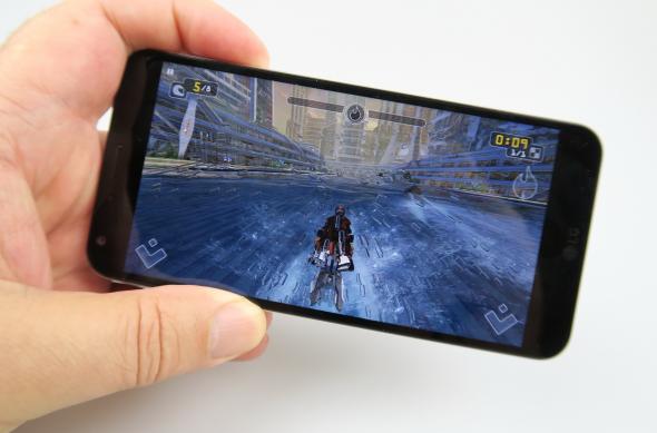 LG Q6 - Galerie foto Mobilissimo.ro: LG-Q6_009.JPG