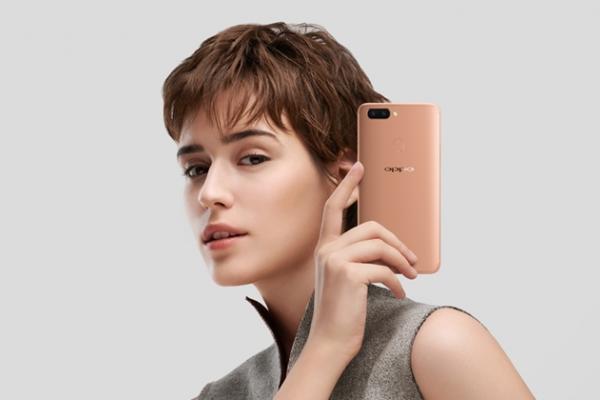 Oppo R11s Plus este un mega-phablet de 6.43 inch cu ecran 18:9 și procesor Snapdragon 660