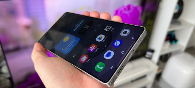Samsung Galaxy S26 Ultra va bloca privirile curioșilor asupra ecranului tău, prin funcția Privacy Display