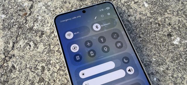 Samsung Galaxy S25 FE: Conectivitate completă, viteze Wi-Fi excelente