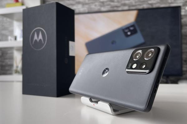 Motorola Edge 40 Pro Unboxing: întoarcere la originile seriei, accent pe gaming, securitate