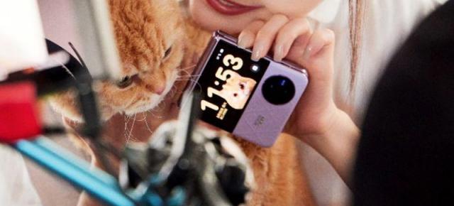 vivo X Flip e real! Telefonul pliabil cu clapetă își face apariția într-o fotografie cu iz oficial