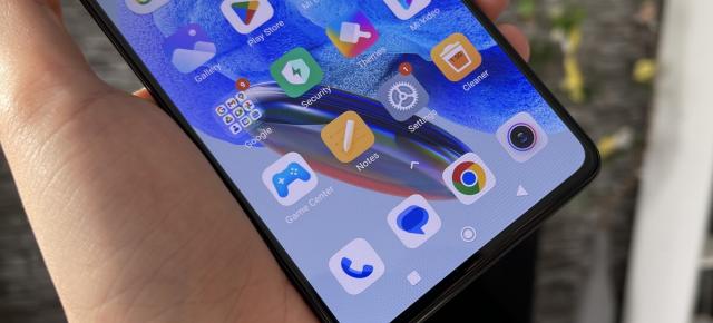 Redmi Note 12 Pro 5G: OS, UI și aplicații familiare din MIUI, cu Android 12 din fabrică