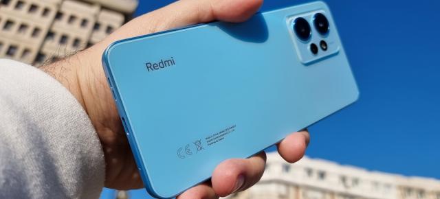 Redmi Note 12 4G: Design pe bază de policarbonat, cu muchii drepte în stil iPhone 14