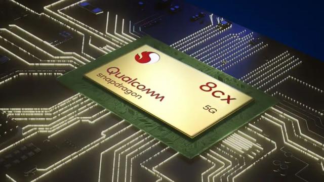 <b>Cipsetul Snapdragon 8cx Gen 4 își face apariția în GeekBench; Ar sosi ca rival pentru CPU-urile Apple M</b>Anul trecut aflam că Qualcomm pregătește un CPU desktop puternic, cunoscut după numele de cod „Hamoa”. Se vehiculează că el va debuta abia în 2024 și ar avea 12 nuclee (configurație 8-+4). Deși nu e încă clară denumirea, e posibil să debuteze drept
