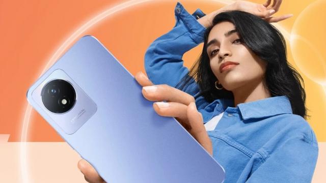 <b>vivo Y02A sună a rival de Galaxy A14 4G și tocmai a debutat global la o sumă de doar 110 euro</b>Nu doar OPPO a avut de anunțat un telefon de buget în această dimineață (A1 5G), ci și compania soră vivo care a introdus pe piața globală smartphone-ul numit vivo Y02A. Dacă terminalul ți se pare cunoscut la prima vedere