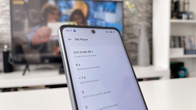 <b>realme C55: Baterie tipică mid-range, de 5000 mAh și o încărcare mai rapidă decât Galaxy S22</b>Am ajuns și la capitolul baterie unde smartphone-ul realme C55 este în linie cu ce ne oferă majoritatea telefoanelor mid-range de pe piață la momentul actul, adică 5000 mAh. Avem parte de o încărcare rapidă la 33W, iar încărcătorul