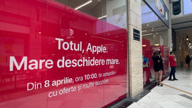 <b>S-a deschis primul magazin Apple Premium Partner din România; Ce implică conceptul și ce găsești în magazinul nou iSTYLE?</b>Această zi de 6 aprilie 2023 ne-a adus și un eveniment de presă pe plan local, organizat în București. Am poposit în centrul comercial AFI Cotroceni acolo unde iSTYLE a anunțat deschiderea primului magazin Apple Premium Partner din România