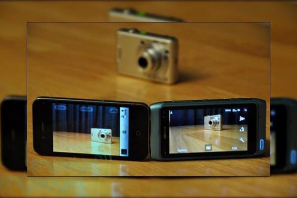 Camera lui iPhone 4 mai buna decat cei 12MP de pe Nokia N8?! (Video)