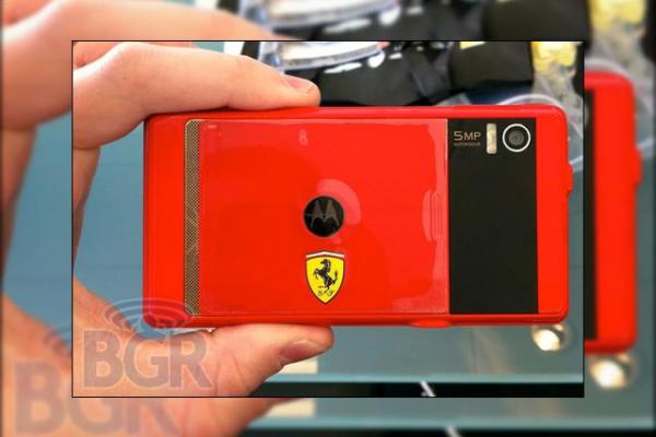 Motorola Milestone, acum in editie limitata Ferrari