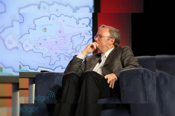 Google Nexus S surprins În mâna lui Eric Schmidt; CEO-ul Google confirmă Android 2.3 pentru următoarele săptămâni (video)