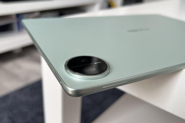 Huawei MatePad Pro 12.2 2025 PaperMatte: Cameră cu rol utilitar, culori plăcute de aproape