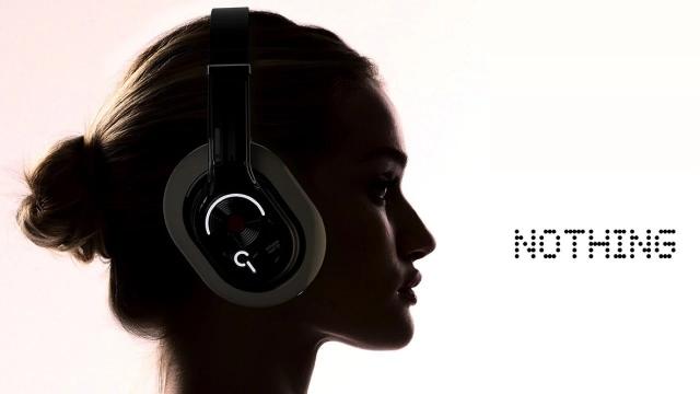 <b>Nothing intră în acest an pe piața căștilor over-ear premium; Iată cât va costa modelul Headphone (1) în Europa</b>Am falt recent că alături de Nothing Phone (3), noul smartphone de top pregătit de către companie lui Carl Pei, urmează să sosească și un produs nou. E vorba despre o pereche de căști over-ear ce urmează să concureze în zona premium, intitulate Nothing