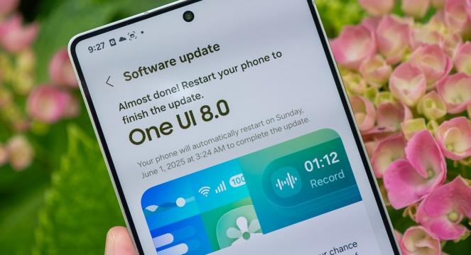<b>Samsung nu mai repetă greșeala! Compania testează deja One UI 8 (Android 16) pe flagship-uri mai vechi din portofoliu, pentru a oferi update-ul rapid</b>One UI 7 a venit cu întârziere pe multe smartphone-uri Galaxy, iar utilizatorii și fanii de terminale Samsung au fost dezamăgiți profund de acest inconvenient. Pare că producătorul nu vrea să mai repete o așa experiență, astfel că dezvoltarea