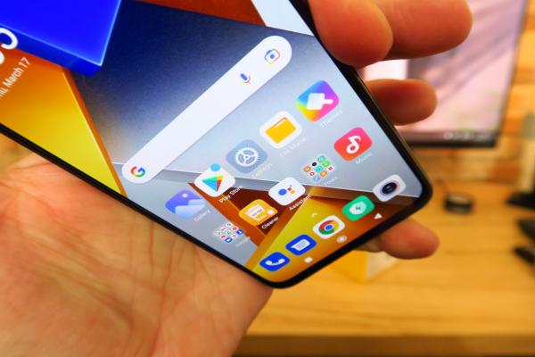POCO M4 Pro 4G: OS, UI, aplicaţii cu un MIUI mai fresh decât pe POCO M4 Pro 5G
