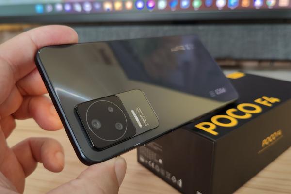 POCO F4 Unboxing: telefon midrange de gaming cu procesor Snapdragon 870, upgrade incremental de la POCO F3