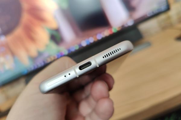 Xiaomi 12: Acustică stereo echilibrată şi puternică