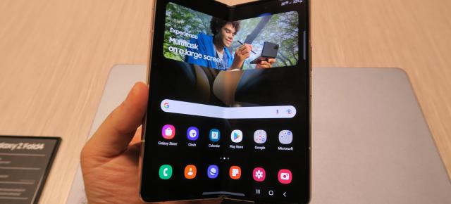 Samsung Galaxy Z Fold4 Hands-on: Multitasking dus la nivelul următor plus upgrade mult așteptat pentru cameră 