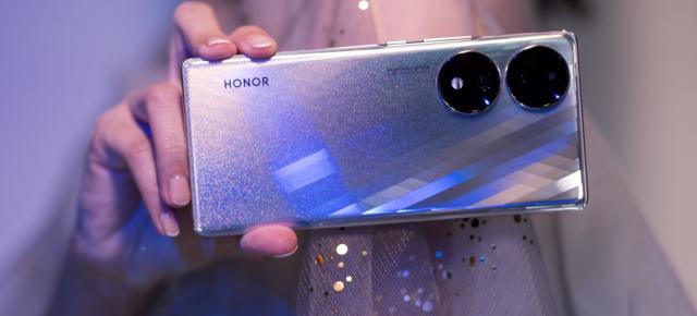 HONOR 70 5G disponibil la precomandă în România, împreună cu noile căşti HONOR Earbuds 3 Pro