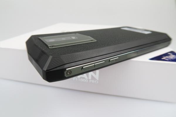 iHunt Titan P11000 Pro: Hardware midrange plus baterie gigantică
