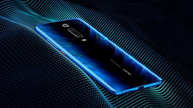 <b>Redmi K20 Pro este un adevărat flagship-killer! Costă 320 euro și are CPU Snapdragon 855, cameră pop-up și ecran OLED </b>Xiaomi s-a ținut de promisiune și iată că astăzi ne aduce un adevărat flagship-killer pe piață și anume pe Redmi K20 Pro, telefon despre care tocmai ce a devenit oficial și despre care discutăm în rândurile următoare
