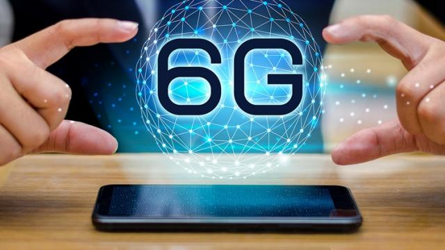 <b>Un operator din China lucrează deja la tehnologie 6G, în parteneriat cu Universitatea Tsinghua</b>Deşi reţelele 5G sunt încă în faza incipientă, se vorbeşte deja mult despre 6G. Donald Trump a manifestat ambiţii în această zonă, iar Coreea de Sud are deja proiecte pentru reţelele de generaţie a şasea