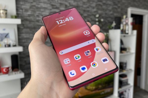 Motorola edge 50 Fusion: OS, UI și aplicații incluse în noul Hello UX, cu un strop de AI