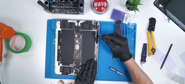 Noul iPad Pro de 13 inch e disecat în fața camerei; Ce îl face diferit față de predecesori?